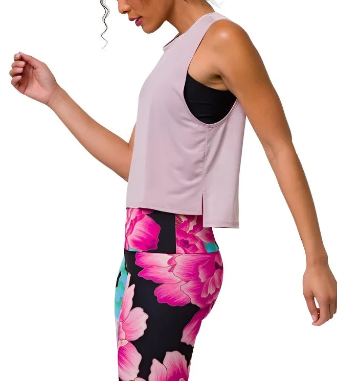 Last Chance! Onzie Flow Tempo Tank 3769