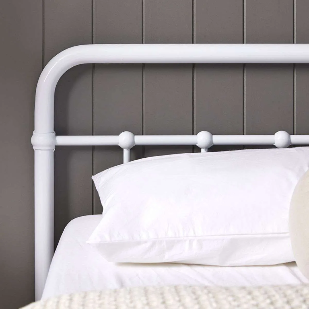 Sonata Queen Bed - White