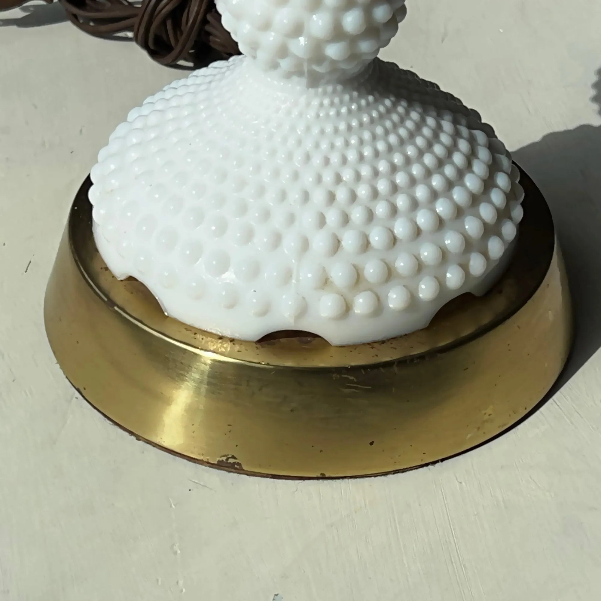 Vintage 21-in White Milk Glass Hobnail Tall Table Lamp